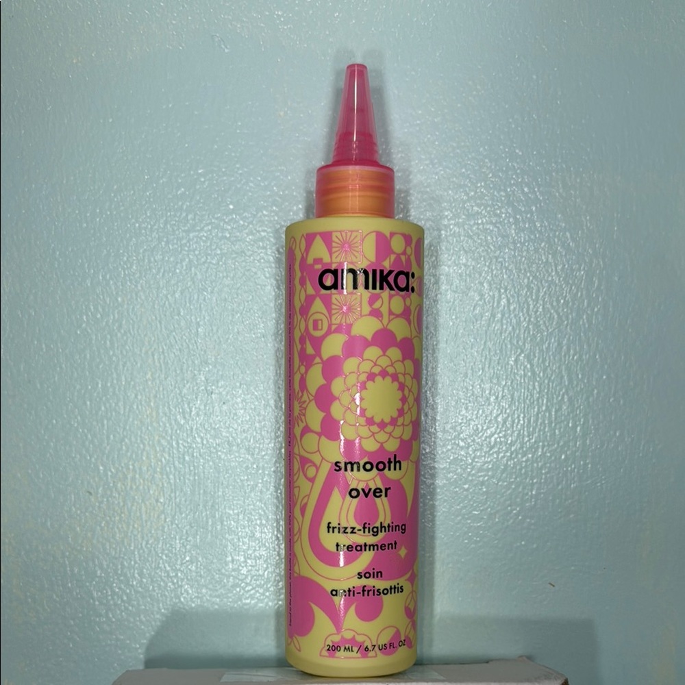 Amika Smooth Over Frizz-Fighting Treatment